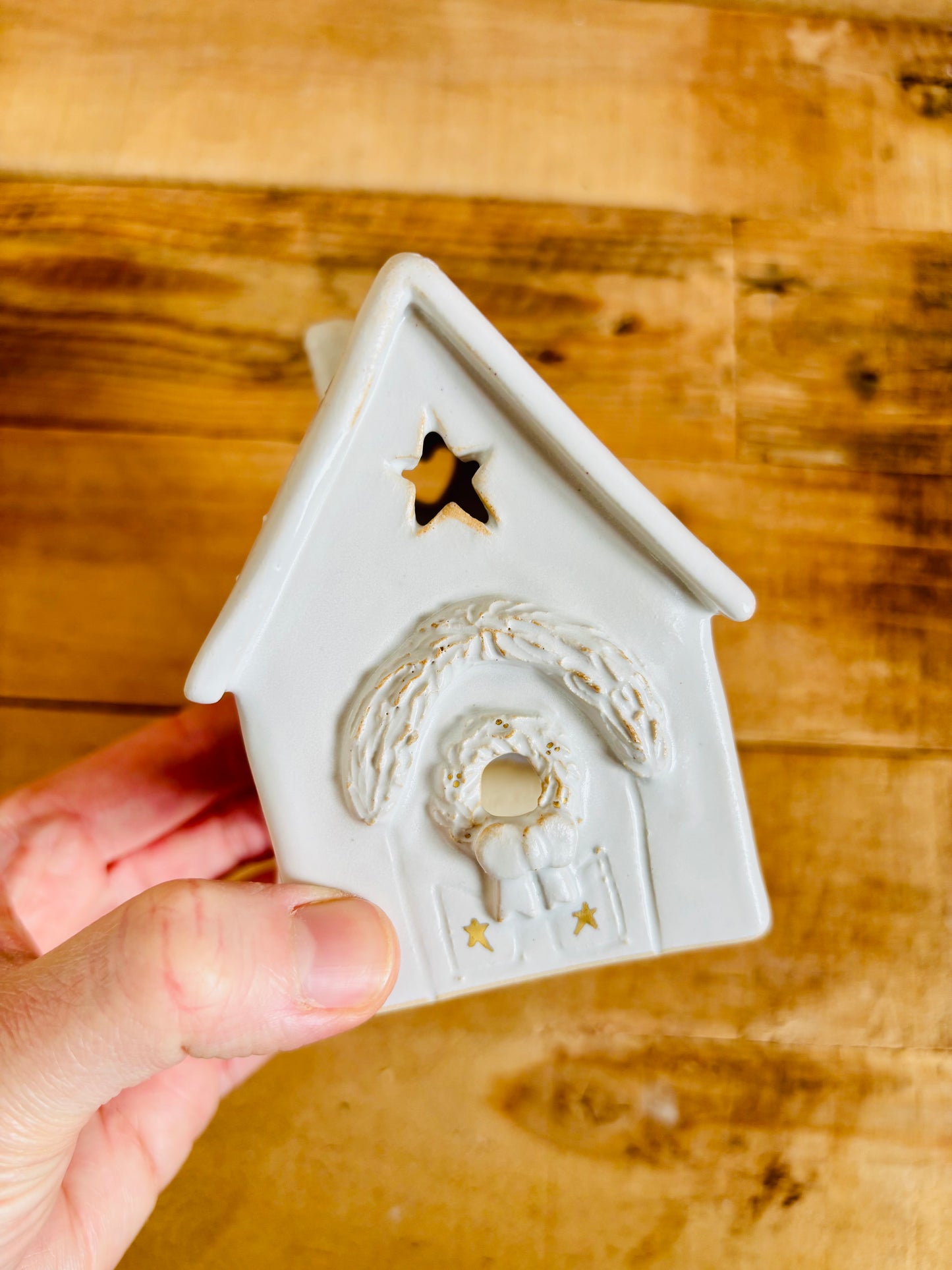 House 1 - white and gold tealight holder