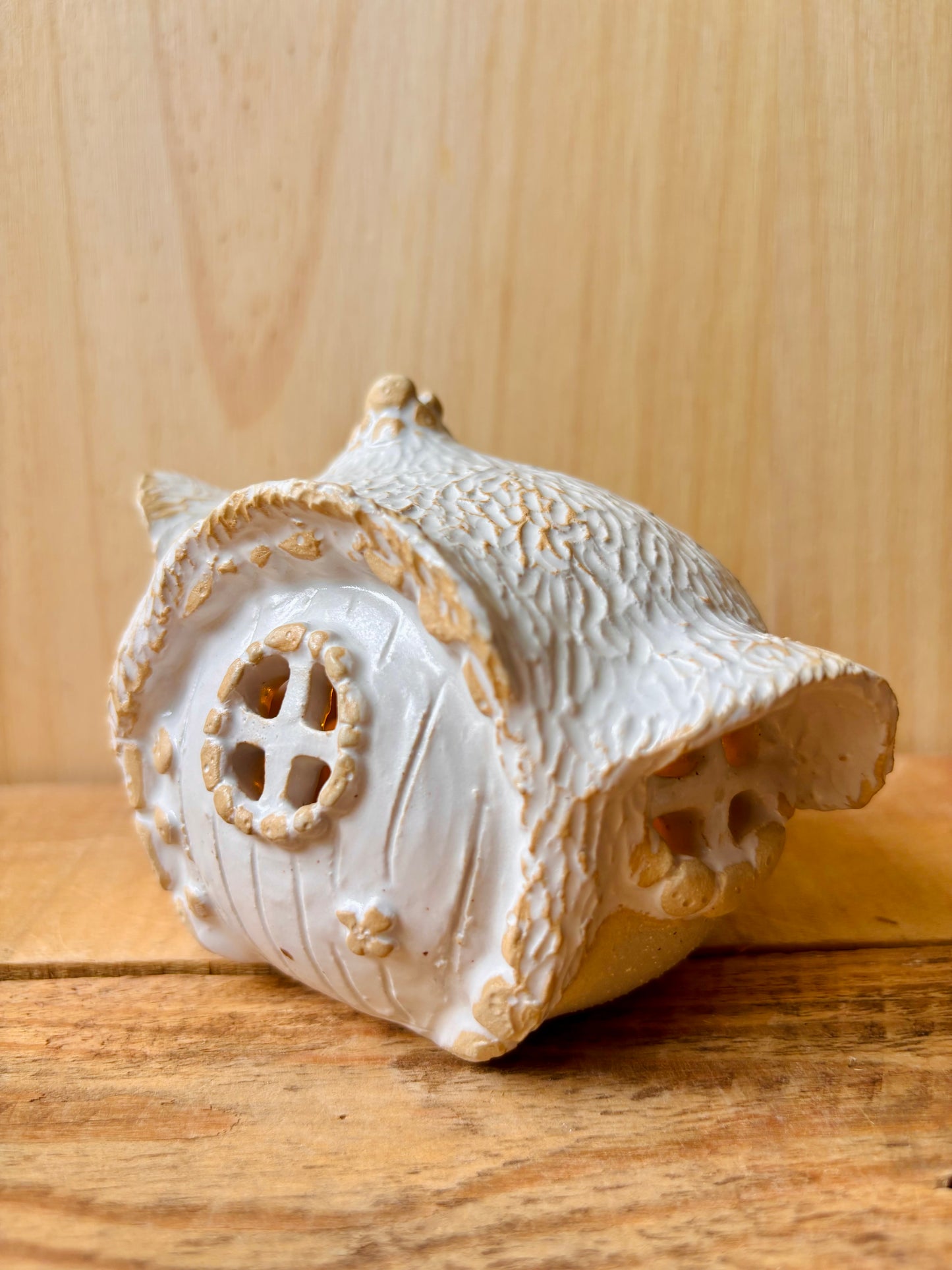 House 1 - white and gold tealight holder
