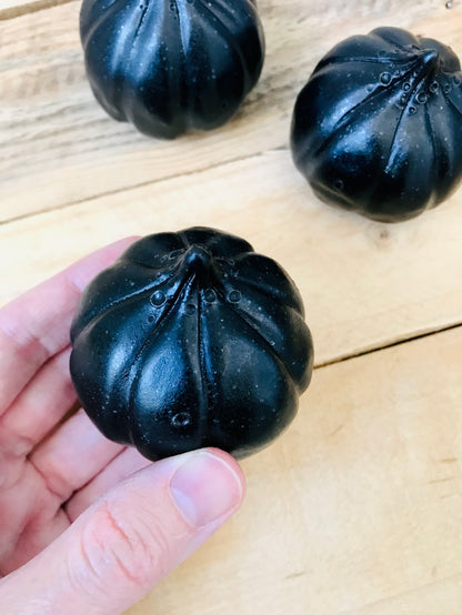 Small pumpkin - black