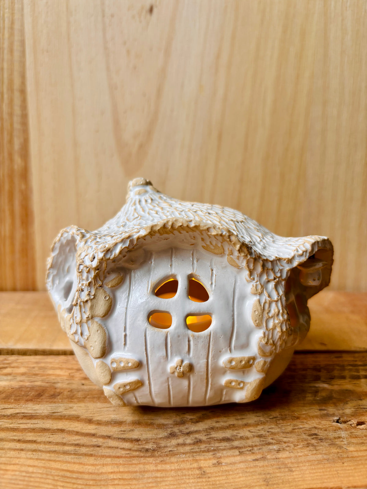 Maison Hobbit - photophore blanc et or 25