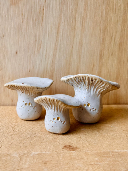 LEON PETIT - champignon miniature blanc pyrité et or