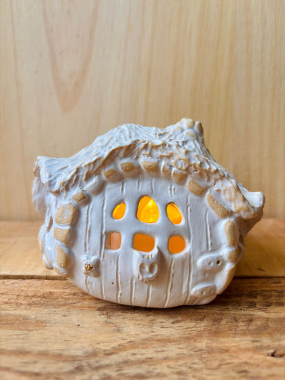 House 1 - white and gold tealight holder