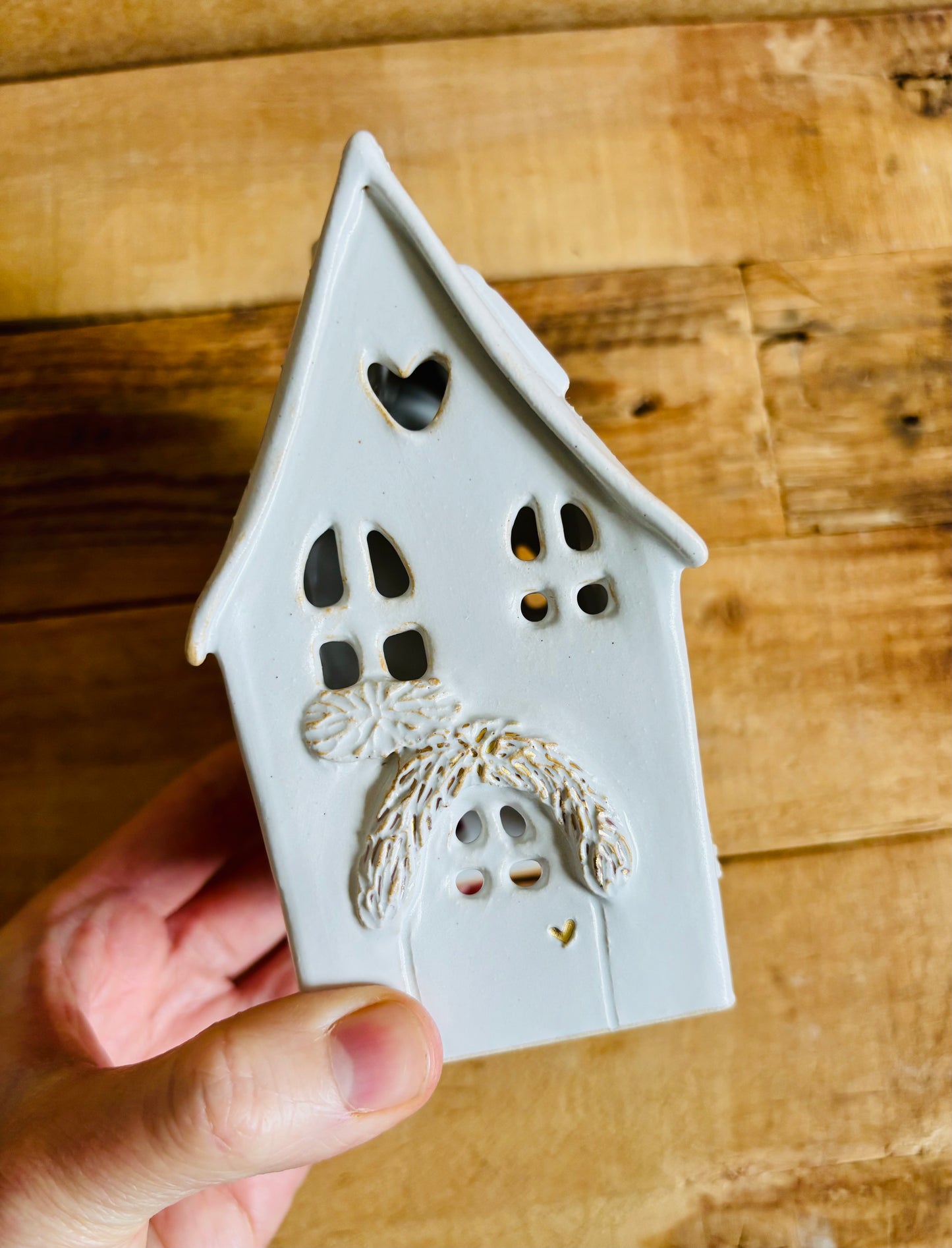 House 1 - white and gold tealight holder