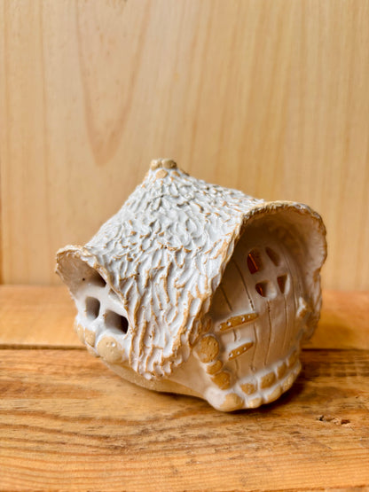 House 1 - white and gold tealight holder