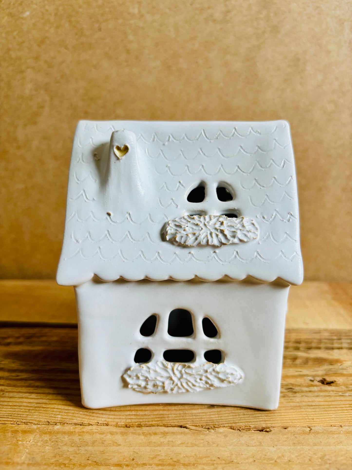 House 1 - white and gold tealight holder