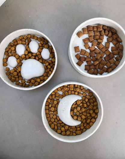 Pet bowl with paw pattern