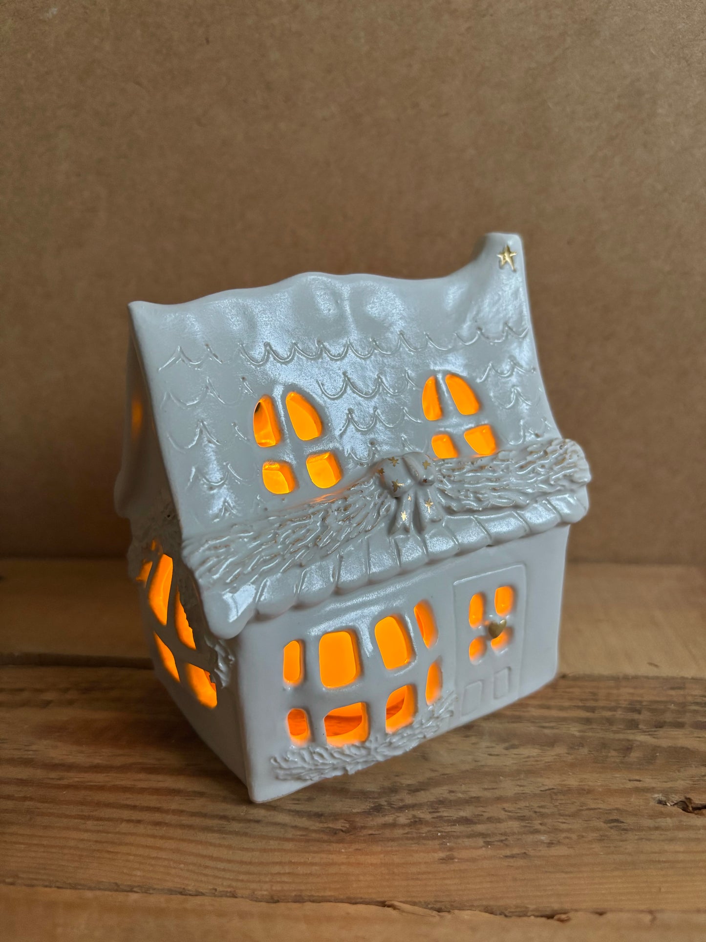 House 1 - white and gold tealight holder