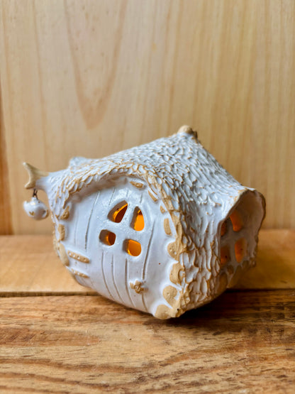 House 1 - white and gold tealight holder