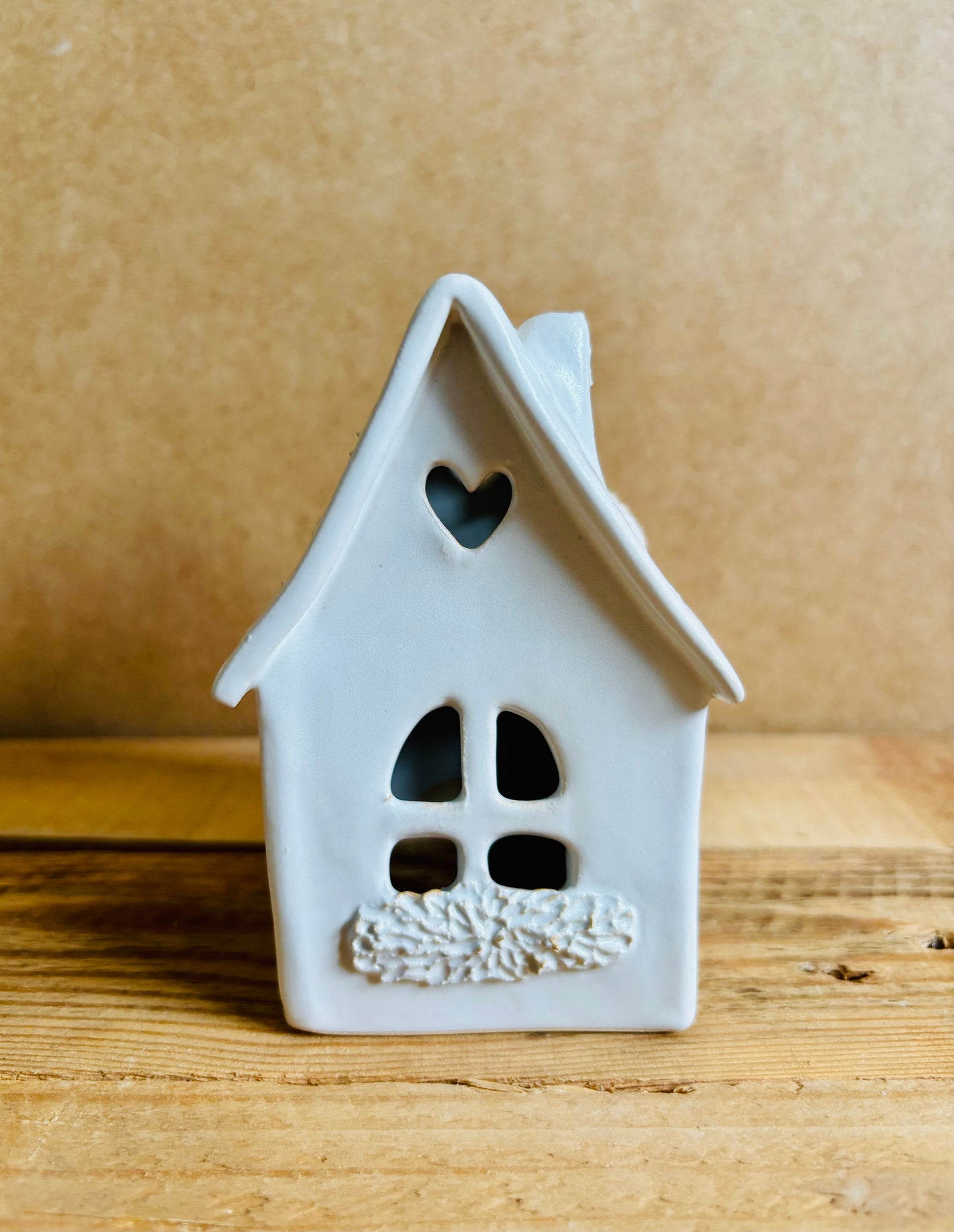 House 1 - white and gold tealight holder