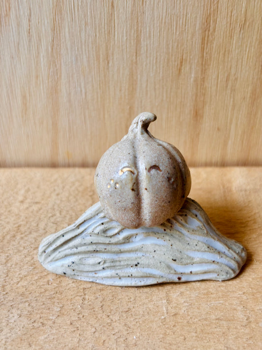 Citrouille miniature beige pyrité et or