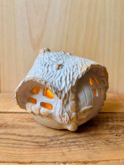House 1 - white and gold tealight holder