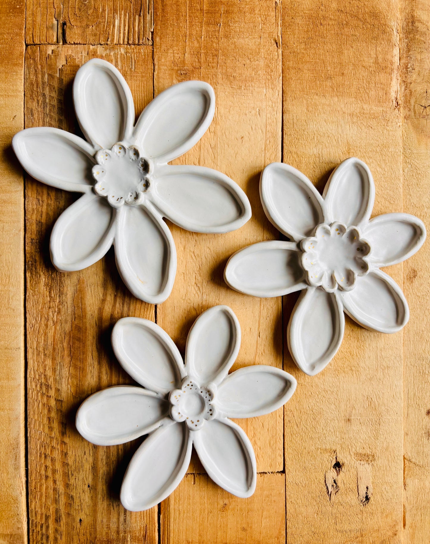 Grande fleur palette aquarelle blanche et or - 10