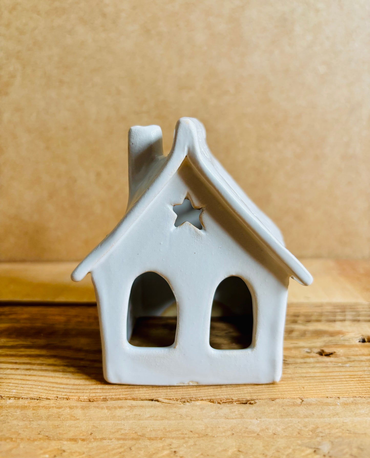 House 1 - white and gold tealight holder