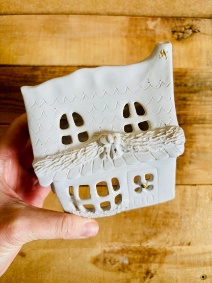 House 1 - white and gold tealight holder