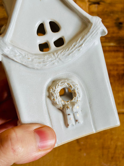 House 1 - white and gold tealight holder