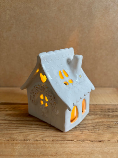 House 1 - white and gold tealight holder