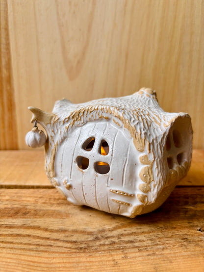 House 1 - white and gold tealight holder