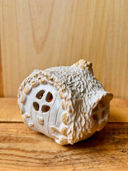 House 1 - white and gold tealight holder