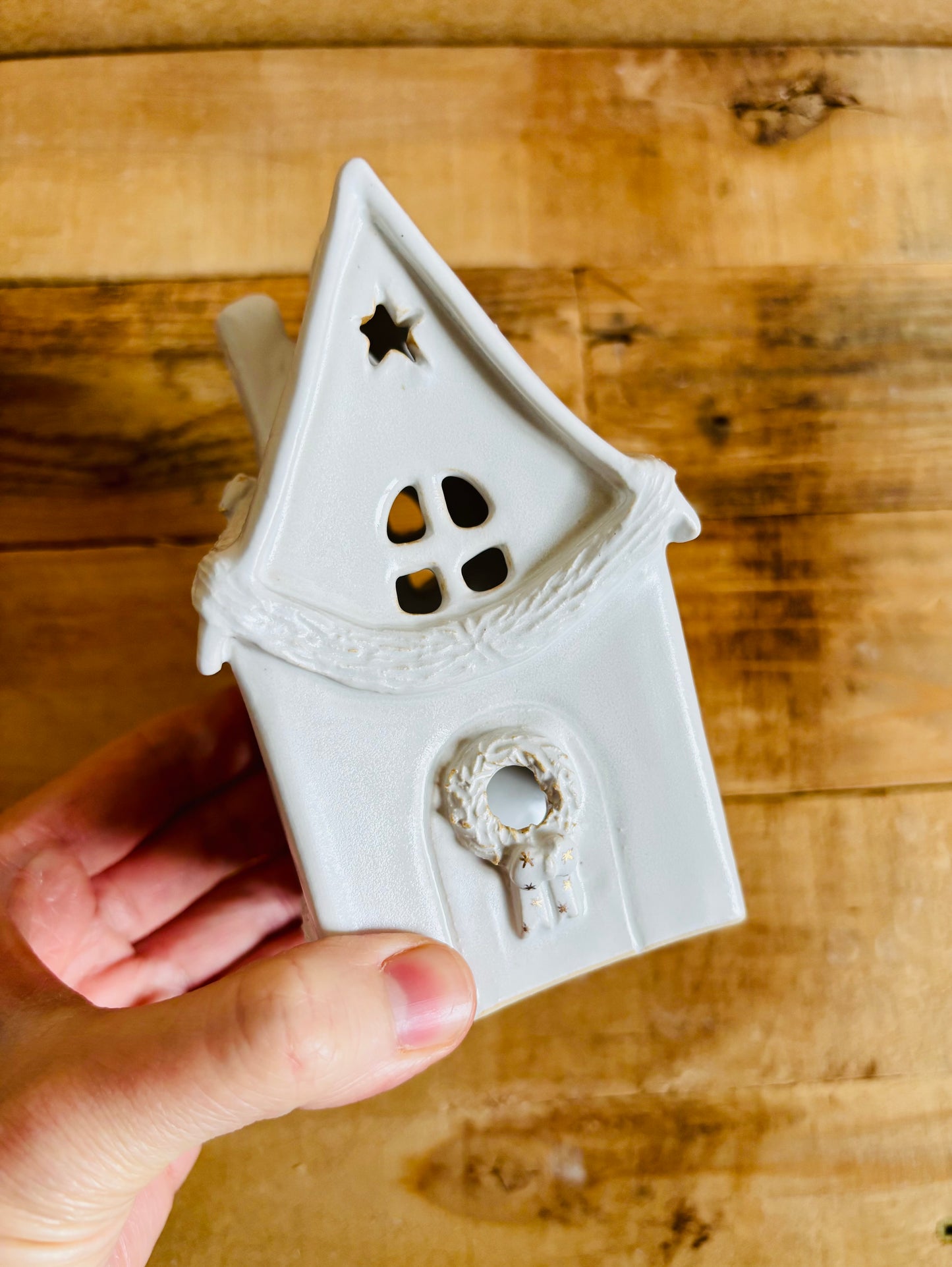 House 1 - white and gold tealight holder