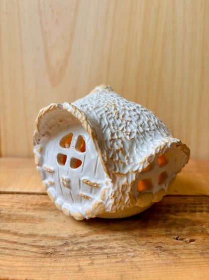 House 1 - white and gold tealight holder