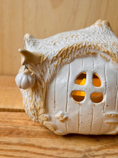 House 1 - white and gold tealight holder
