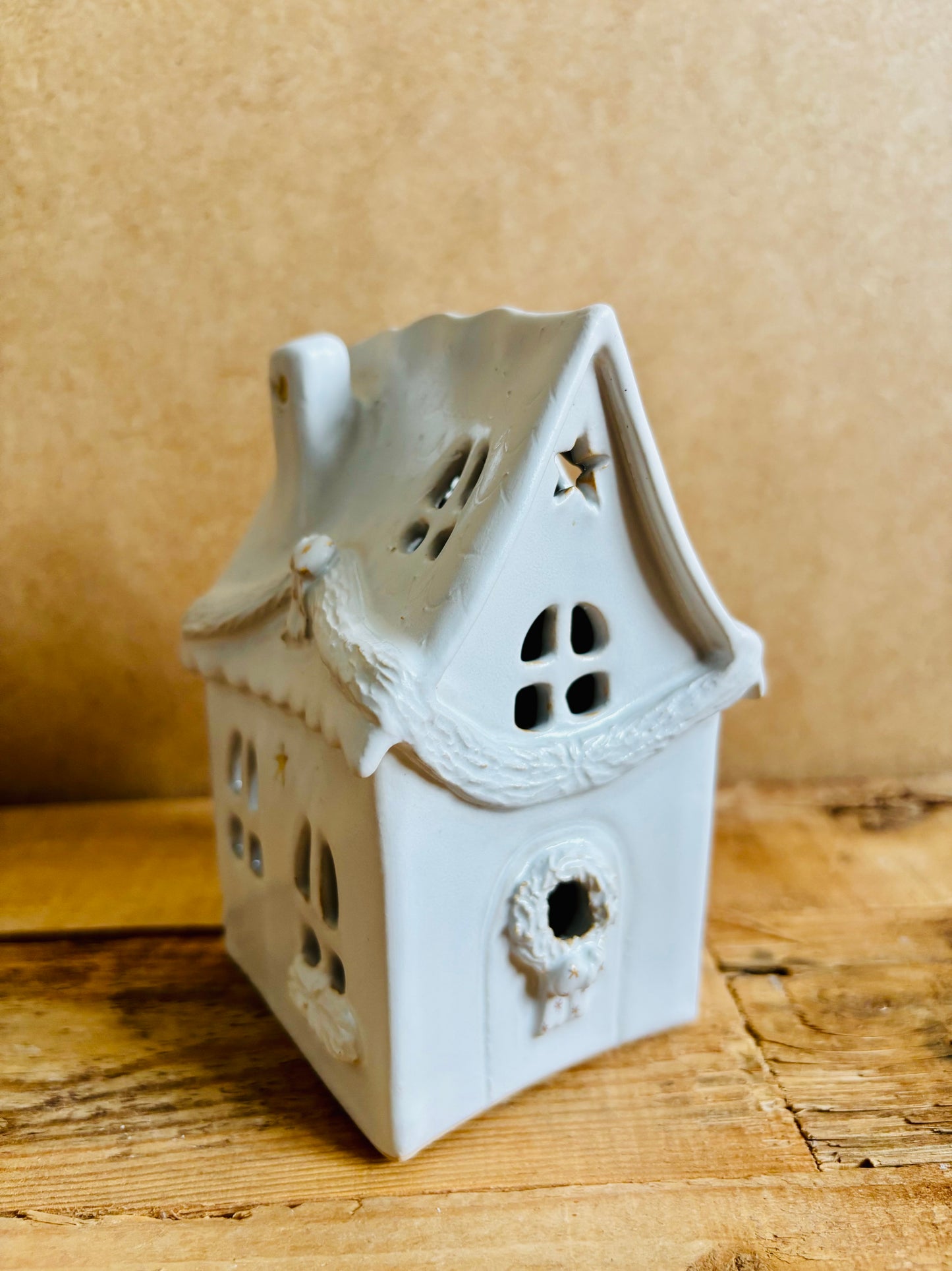 House 1 - white and gold tealight holder